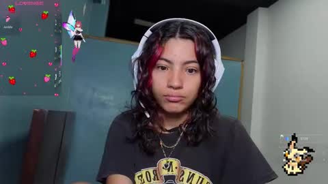 Snapshot of helia_n_amy chatting on 10-13-25, 04:51 Helia Transfem and Amy online show from 10-13-25, 04:51