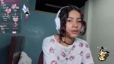 Snapshot of helia_n_amy chatting on 10-23-25, 11:14 Helia Transfem and Amy online show from 10-23-25, 11:14