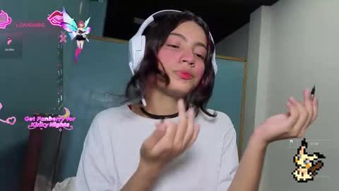 Snapshot of helia_n_amy chatting on 10-26-25, 11:09 Helia Transfem and Amy online show from 10-26-25, 11:09