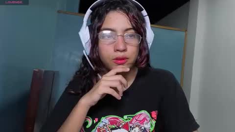 Snapshot of helia_n_amy chatting on 11-07-25, 01:49 Helia Transfem and Amy online show from 11-07-25, 01:49