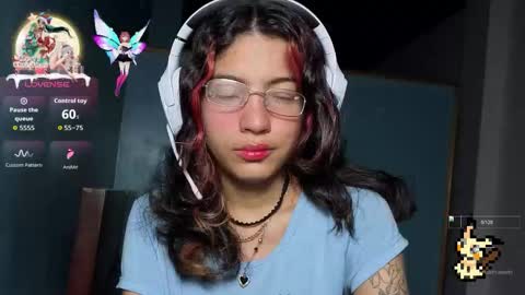 Snapshot of helia_n_amy chatting on 11-15-25, 07:05 Helia Transfem and Amy online show from 11-15-25, 07:05