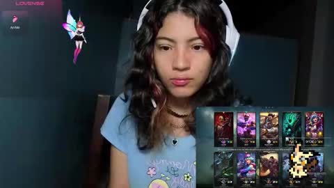 Snapshot of helia_n_amy chatting on 11-18-25, 01:44 Helia Transfem and Amy online show from 11-18-25, 01:44