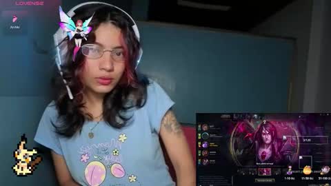 Snapshot of helia_n_amy chatting on 11-19-25, 11:32 Helia Transfem and Amy online show from 11-19-25, 11:32