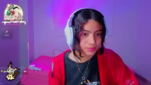 Snapshot of helia_n_amy chatting on 12-04-25, 08:01 Helia Transfem and Amy online show from 12-04-25, 08:01