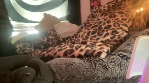 Bunnie Rotz online show from 12-16-25, 06:02