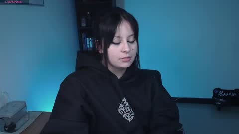 Snapshot of hell_dancer_ chatting on 05-13-26, 02:42 Lexa online show from 05-13-26, 02:42