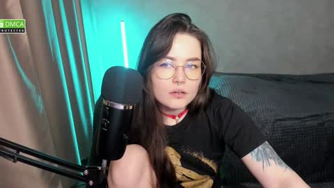 Red online show from 02-01-25, 06:51