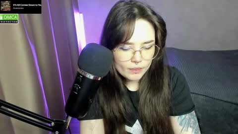 Red online show from 02-13-25, 09:06