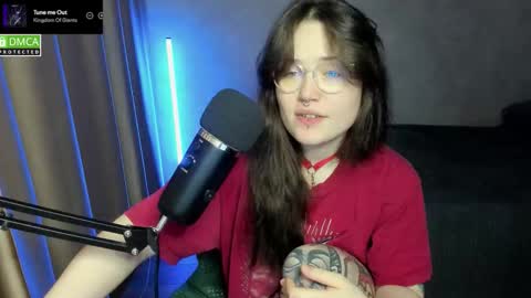 Red online show from 09-23-25, 06:44