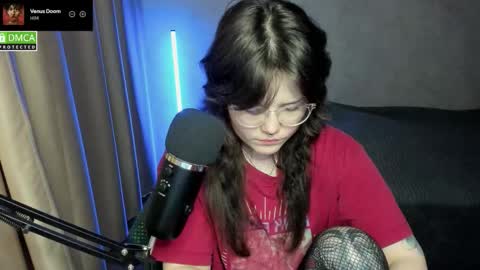 Red online show from 10-28-25, 07:49