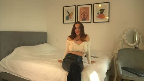 Lorette Lory online show from 02-26-26, 08:24