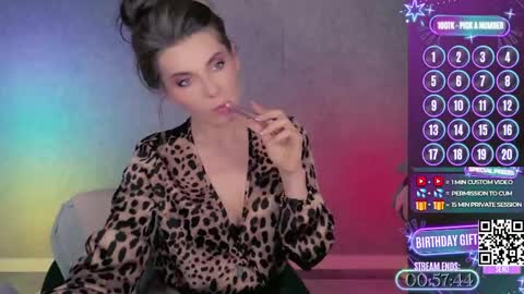Snapshot of hell_on_heels_ chatting on 05-29-26, 09:02 - show loyalty and subscribe - online show from 05-29-26, 09:02