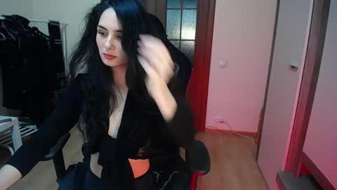 Helen online show from 05-18-26, 07:09