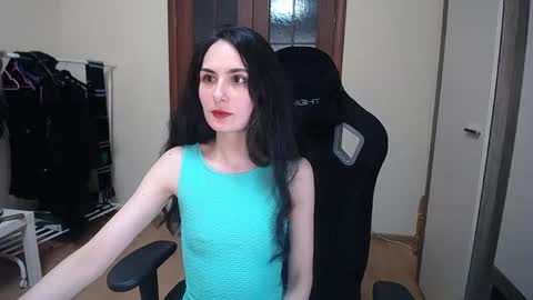 Helen online show from 05-19-26, 04:13