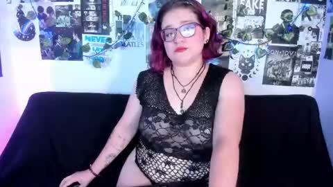 Snapshot of hellen21rose chatting on 08-05-26, 07:06 hellen online show from 08-05-26, 07:06