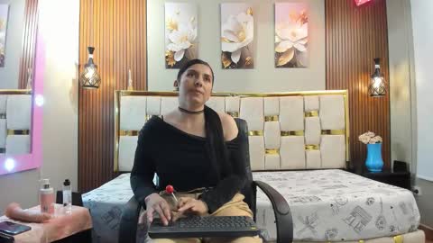 Hellen.  online show from 05-26-26, 11:17