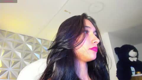 Snapshot of hellen_tease chatting on 04-29-26, 05:30 Hellen online show from 04-29-26, 05:30