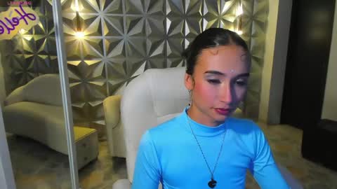 Snapshot of hellen_tease chatting on 05-18-26, 01:06 Hellen online show from 05-18-26, 01:06