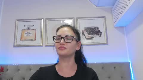 Snapshot of hellendesire chatting on 05-16-26, 10:36 online show from 05-16-26, 10:36
