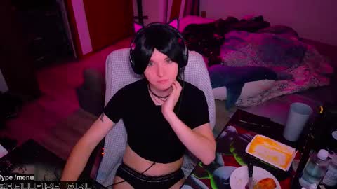 Hayley online show from 11-11-25, 02:11