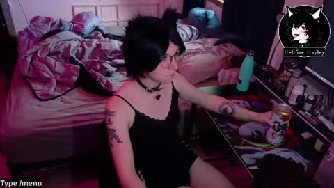 Snapshot of hellfire_girl chatting on 06-22-26, 02:35 Hayley online show from 06-22-26, 02:35