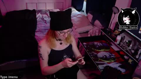 Snapshot of hellfire_girl chatting on 06-26-26, 01:32 Hayley online show from 06-26-26, 01:32