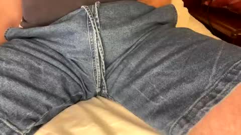 Snapshot of hello902 chatting on 10-28-25, 03:32 David Whinston Smith online show from 10-28-25, 03:32