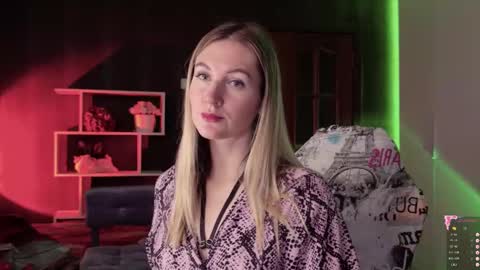 Alisia  Monday to Friday from 10 am to 4 pm GMT 2 online show from 10-20-25, 08:15