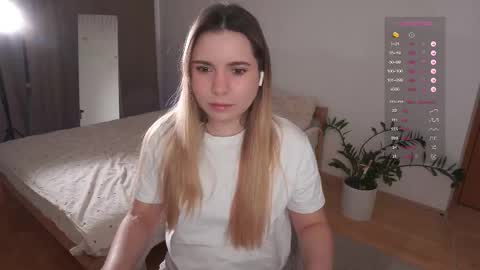 Snapshot of hello_taya chatting on 01-06-26, 03:49 Taya online show from 01-06-26, 03:49