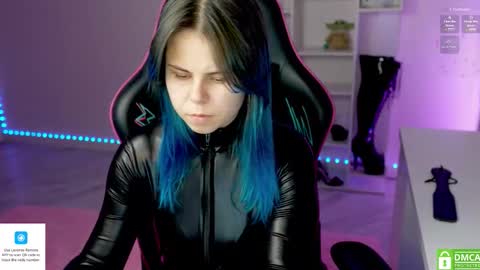 Alice online show from 11-21-25, 04:27