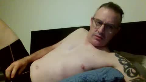 hempie1973 online show from 04-25-26, 03:09