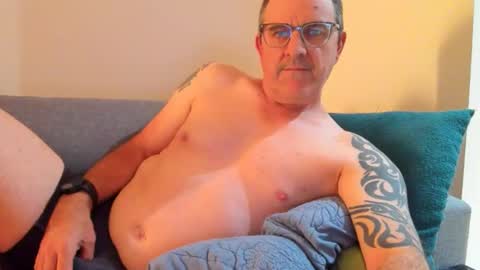 Snapshot of hempie1973 chatting on 06-07-26, 01:04 hempie1973 online show from 06-07-26, 01:04