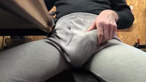 henkietien online show from 01-18-25, 11:32