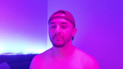 Snapshot of hennidrip chatting on 11-20-25, 12:55 HENNIDRIP online show from 11-20-25, 12:55