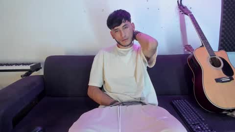 Snapshot of henrik_senn chatting on 12-23-24, 01:51 henrik_senn online show from 12-23-24, 01:51