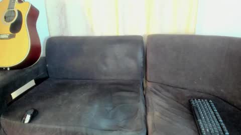 Snapshot of henrik_senn chatting on 11-05-25, 01:27 henrik_senn online show from 11-05-25, 01:27