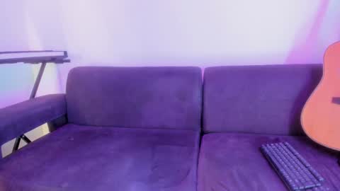 Snapshot of henrik_senn chatting on 11-12-25, 11:03 henrik_senn online show from 11-12-25, 11:03