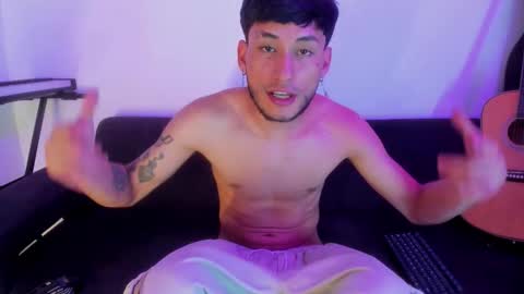 Snapshot of henrik_senn chatting on 12-01-25, 11:32 henrik_senn online show from 12-01-25, 11:32