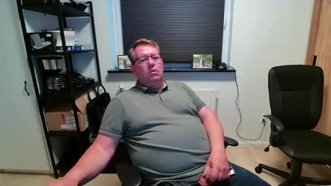 henrikrp1971 online show from 05-03-26, 06:25