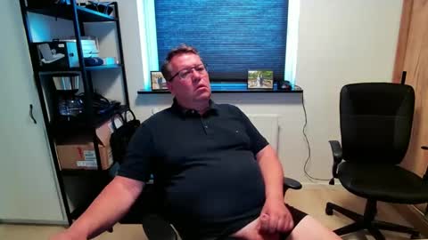 henrikrp1971 online show from 05-07-26, 09:25