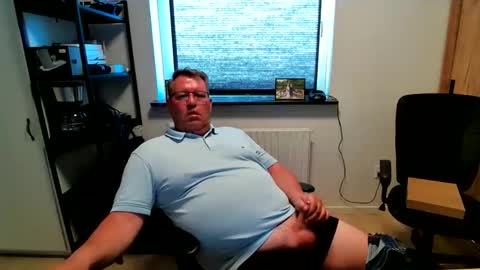 henrikrp1971 online show from 05-25-26, 04:35
