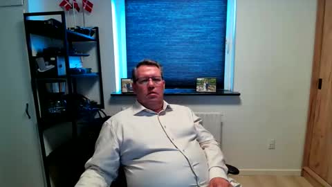 henrikrp1971 online show from 06-10-26, 11:42