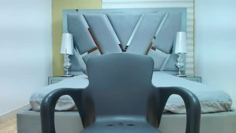 Henry online show from 04-21-26, 01:42