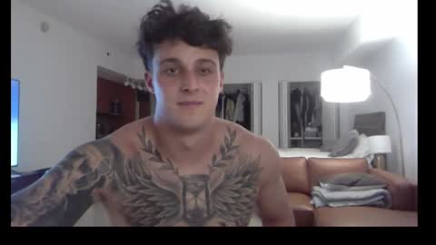 Snapshot of henrydesanti chatting on 09-19-25, 03:19 henrydesanti online show from 09-19-25, 03:19