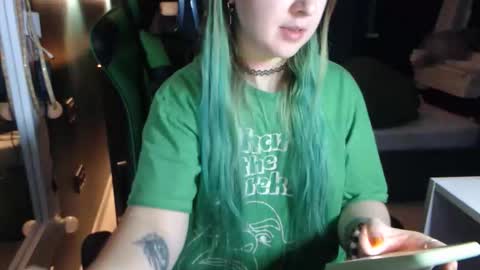 Snapshot of hentaishiing chatting on 11-18-25, 04:55 Hentaishiing online show from 11-18-25, 04:55