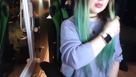 Snapshot of hentaishiing chatting on 11-26-25, 10:44 Hentaishiing online show from 11-26-25, 10:44