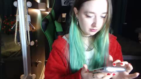 Snapshot of hentaishiing chatting on 11-29-25, 08:45 Hentaishiing online show from 11-29-25, 08:45