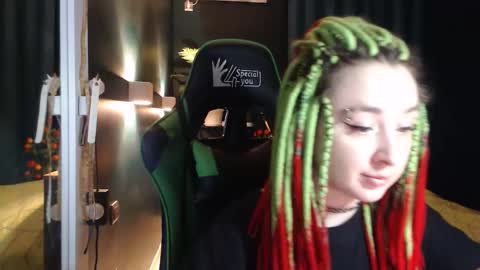 Snapshot of hentaishiing chatting on 03-18-26, 06:44 Hentaishiing online show from 03-18-26, 06:44