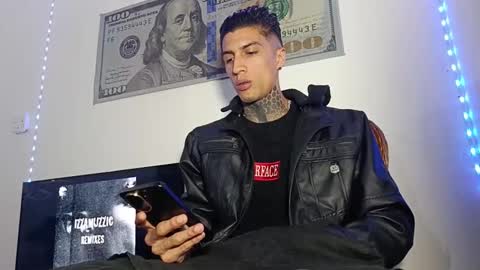 Snapshot of henzzeld420 chatting on 04-18-26, 11:49 Henzeld online show from 04-18-26, 11:49