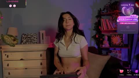 Snapshot of hera_069 chatting on 02-27-26, 05:40 Hello I am Valentina independent Colombian model I love sensuality and pleasure welcome online show from 02-27-26, 05:40